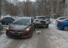 На улице Рахманинова в Пензе не смогли разъехаться две легковушки