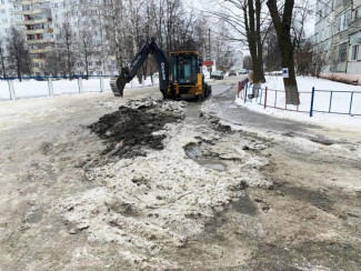 Центр Пензы очистили от снега и мусора