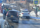 В Пензе под машину попал курьер – соцсети