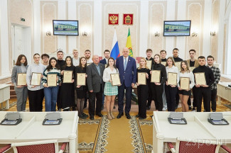 Вадим Супиков наградил наблюдателей, отличившихся на выборах Президента РФ