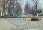 Возле одной из пензенских школ на дорогу рухнуло огромное дерево