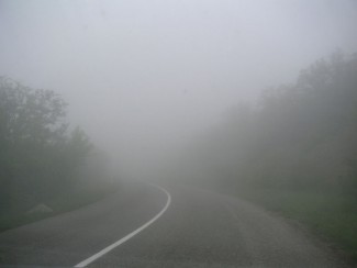 МЧС предупреждает пензенцев о тумане и опасности на дорогах