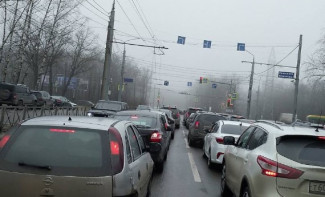 Водители застряли в гигантской пробке на улице Мира в Пензе