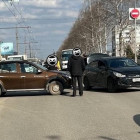 На проспекте Строителей в Пензе столкнулись две машины