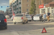 На улице Ставского в Пензе произошла авария: движение осложнено