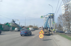 На улице Окружной в Пензе приступили к монтажу нового светофора