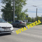 ДТП на проспекте Победы в Пензе: машина попала колесом в люк