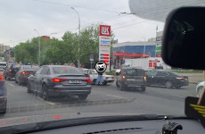 Из-за аварии осложнено движение возле ТЦ Суворовский в Пензе