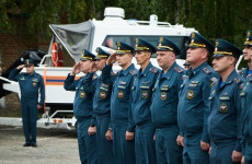 Олег Мельниченко поздравил сотрудников МЧС с Днём пожарной охраны