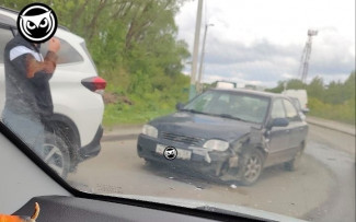 На улице Кольцова в Пензе разбился легковой автомобиль