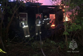 Пожар на улице Галетной в Пензе тушили 30 человек