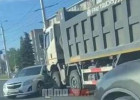 Жесткая авария в Пензе: грузовик врезался в легковушку