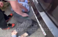 Очевидцы сняли жуткие кадры после ДТП с подростком в Пензенской области