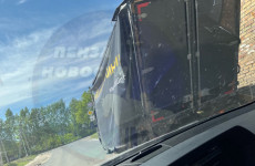 В Пензе под мостом Винни-Пуха застрял очередной фургон