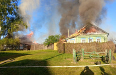 Пензенские спасатели помогли потушить большой пожар в Чаадаевке