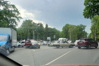 На улице Лермонтова в Пензе осложнено движение из-за ДТП