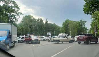 На улице Лермонтова в Пензе осложнено движение из-за ДТП