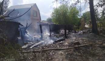 Появились новые фото с места большого пожара на улице Ново-Казанской в Пензе