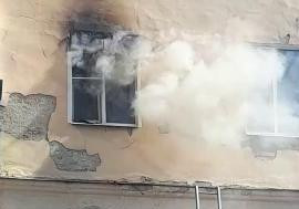 Пензенцы сообщают о пожаре в многоквартирном доме по улице Урицкого