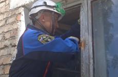 Пензенские спасатели помогли медикам попасть в квартиру на улице Мира