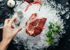 Житель Пензенской области запустил куском замороженного мяса в голову жены