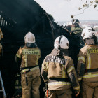 В Пензенской области загорелся дом, в котором родители оставили одних 6 детей