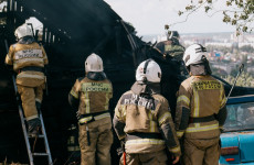 В Пензенской области загорелся дом, в котором родители оставили одних 6 детей