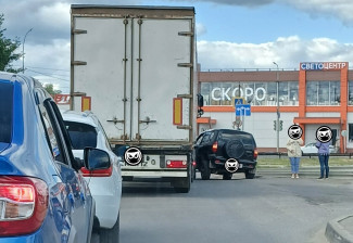 На улице Стрельбищенской в Пензе произошла авария, проезд затруднен