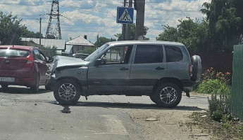 На улице Луговой в Пензе разбились две машины. ФОТО