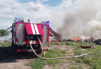 Пензенские спасатели помогли потушить крупный пожар в Чаадаевке