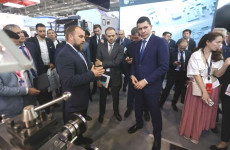 Глава Минпромторга РФ посетил стенд Пензенской области на выставке Иннопром