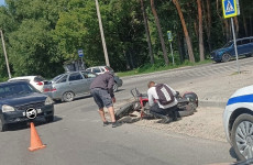 У Новозападного кладбища Пензы случилась авария с мотоциклистом
