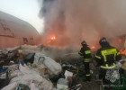 В Пензе 36 человек тушили пожар на складе пластикового вторсырья