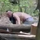 В Пензе сняли на видео полуголого мужчину, ползающего на четвереньках по лесу