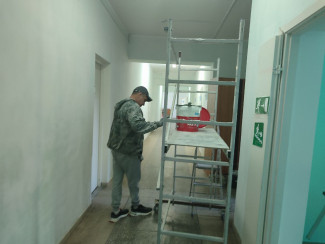 В Пензе продолжаются работы по обновлению детской поликлиники на Шуисте