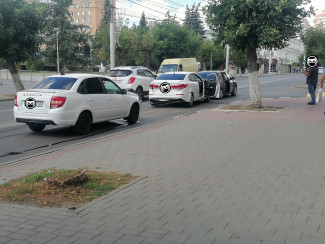 Пензенцы сообщают о массовой аварии на улице Максима Горького