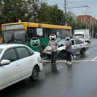 На проспекте Победы в Пензе в жесткую аварию попали автобус и легковушка