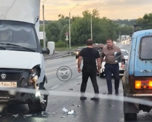 На улице Аустрина в Пензе случилось жесткое ДТП. ФОТО