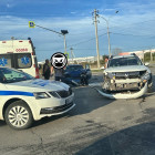 В Пензе разбились две машины, на месте работали врачи