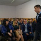 Ширманов собрал полный зал. Блогера хотят наказать за «опасные игры» с пенсионным фондом