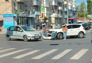 ДТП со скорой. Очевидцы сообщают о жесткой аварии в самом центре Пензы