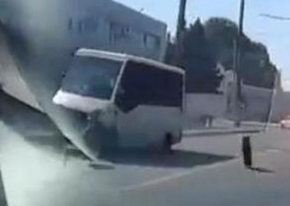 В Пензе у маршрутки на ходу отвалились сразу два колеса
