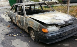 В Пензе на Карпинского сгорели два легковых автомобиля
