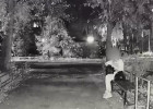 В Пензе молодая женщина ограбила упавшего на асфальт незнакомца