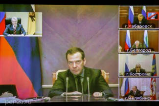 Белозерцев доложил Медведеву о достойной зарплате и прочих привилегиях пензенских врачей