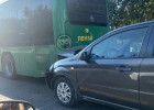 На проспекте Победы в Пензе легковушка врезалась в троллейбус