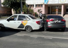 На улице Максима Горького в Пензе случилась авария с участием такси