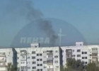 На улице Леонова в Пензе полыхает дом