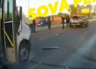 На улице Окружной в Пензе произошла жесткая авария с маршруткой
