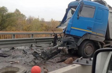 Появилось жуткое видео с места аварии на трассе М5 в Пензе